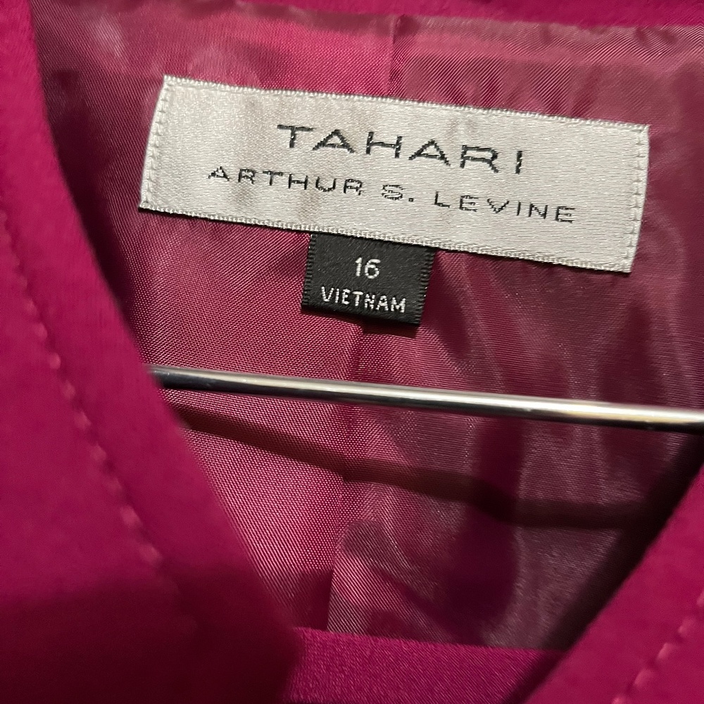 Tahari Women’s Suit